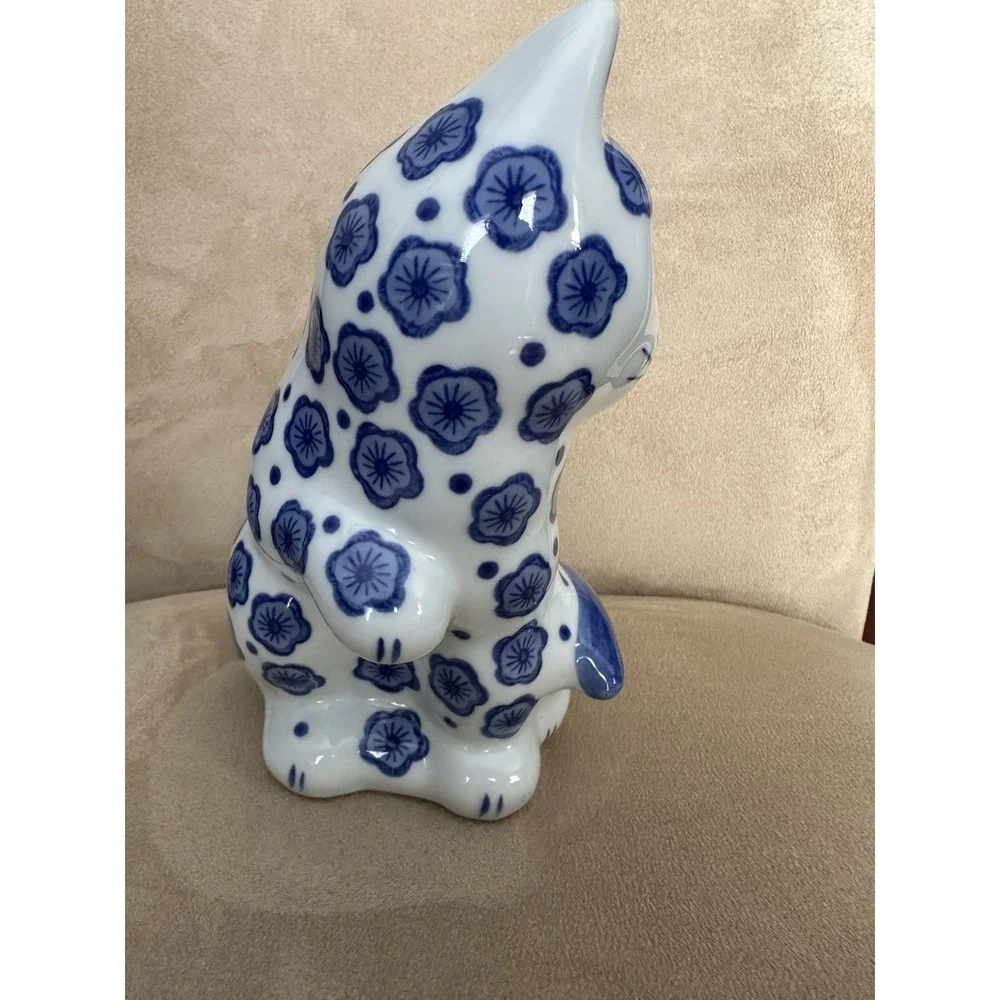 Seymour Mann Blue & White‎ Floral Cat Figurine Fine Porcelain 8